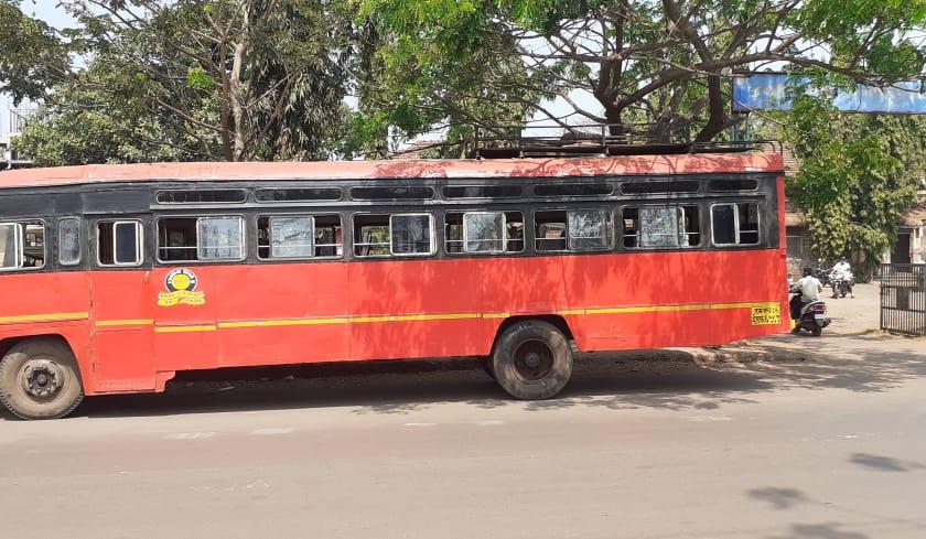 Transport Minister, file charges against officials: MNS aggressive | परिवहन मंत्री, अधिकाऱ्यांवर गुन्हा दाखल करा : मनसे आक्रमक