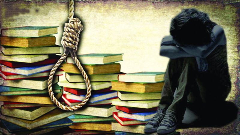 Student committed suicide due to less marks in SSC exam | दहावीमध्ये कमी गुण मिळाल्याने चंद्रपूर जिल्ह्यात विद्यार्थ्याने घेतला गळफास