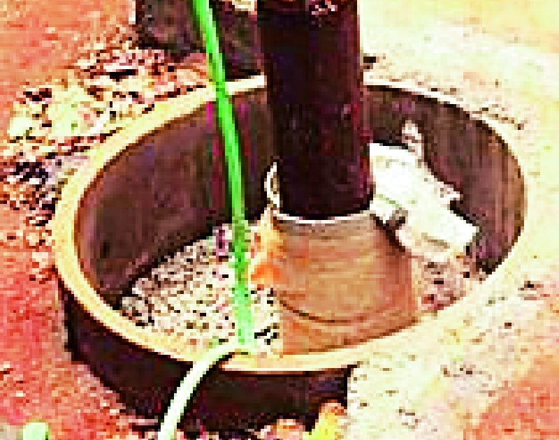 Electricity payment of piping wells over the citizens | विंधन विहिरीचे वीज देयक नागरिकांच्या माथी