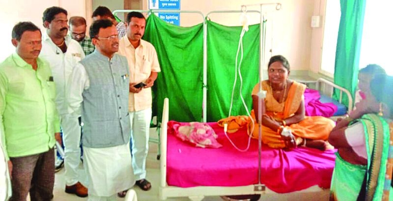 Guardian Ministers inspection Deulgaon Raja Rural Hospital | देऊळगाव राजा ग्रामीण रुग्णालयाची पालकमंत्र्यांनी घेतली झाडाझडती