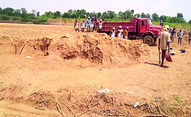 Ghatakuroda Sand Laundering | घाटकुरोडा रेती घाटावरुन चोरटी वाहतूक सुरुच