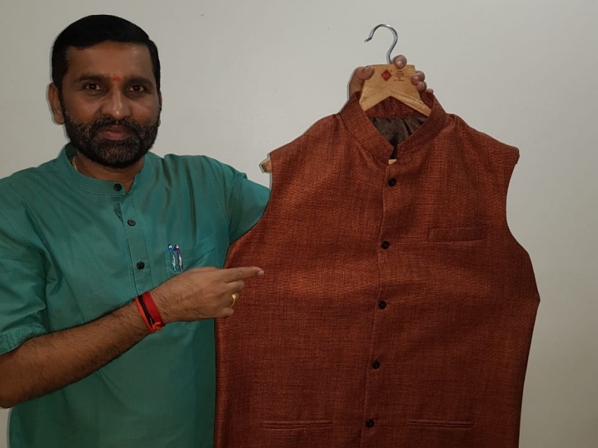 Yes, we sent Modi to Jacket from Solapur | होय, आम्हीच मोदींना सोलापुरातून जॅकेट पाठविले 