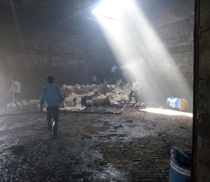 Fire occured in ginning mill at Bhokardan | भोकरदन येथे जिनिंगला आग