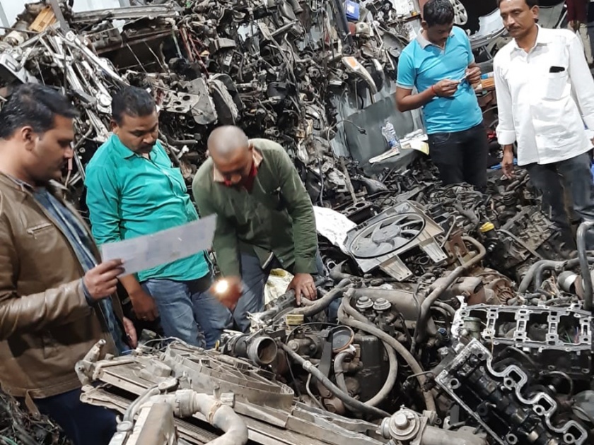 Spair parts of stolen vehicles seized | चोरीच्या वाहनांचे लाखो रुपयांचे सुटे भाग जप्त