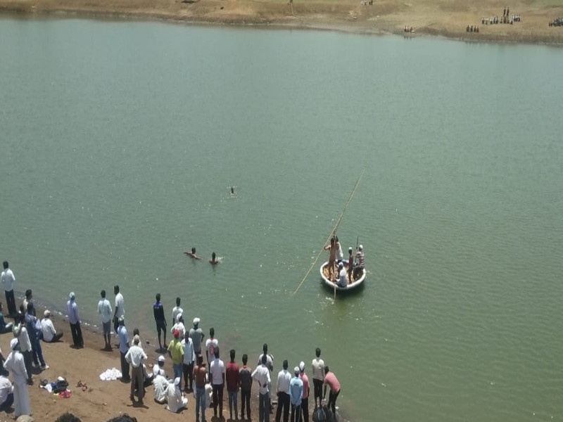 Three person death in dam at junnar taluka | मासे आणण्याचा अट्टहास बेतलं जीवावर ; माणिकडोह धरणात होडी उलटल्याने तिघांचा मृत्यू