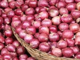   Onion prices fell by Rs 200 | कांद्याच्या भावात दोनशे रूपयांची घसरण