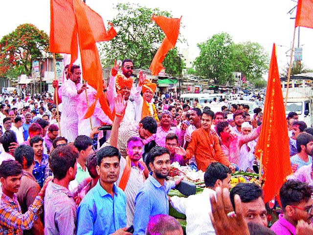 Shiv Sena's jolt in Yeola | येवल्यात  शिवसेनेचा जल्लोष