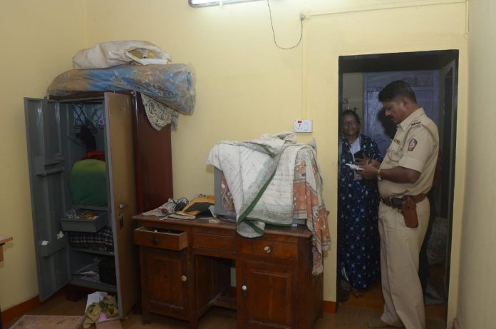  Thieves robbed seven houses, incident in Kankavali Shivajinagar | चोरट्यांनी सात घरे फोडली, कणकवली शिवाजीनगरमधील घटना