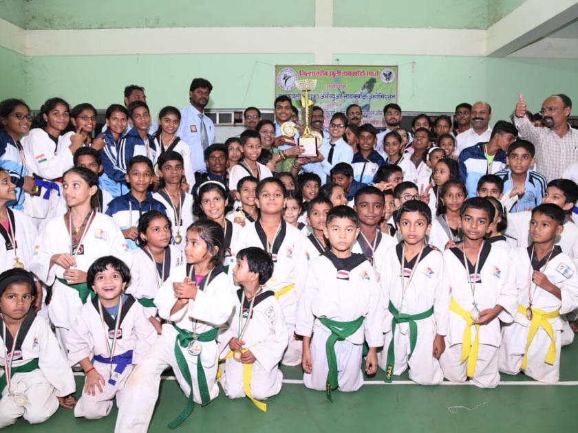 Sindhudurg: Honor of General Champion in Kankavali Taluka in Taekwondo Games | सिंधुदुर्ग : तायक्वांदो स्पर्धेत कणकवली तालुक्याला जनरल चँपियनशिपचा बहुमान