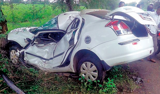 Young killed in car accident in Mahagaon | महागावजवळ कार अपघातात तरुण ठार