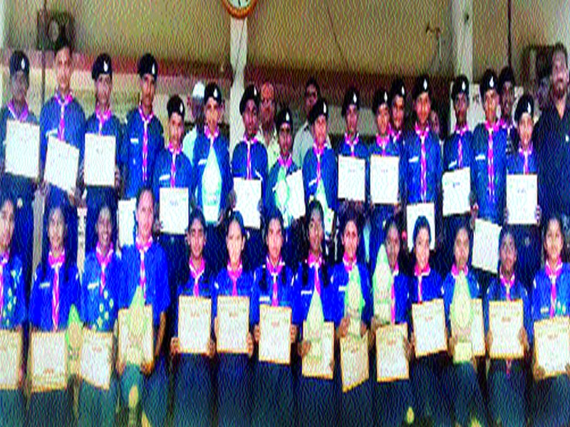 Earning eight awards at the Scout-Guide Melawa | स्काउट-गाइड मेळाव्यात  आठ पुरस्कारांची कमाई