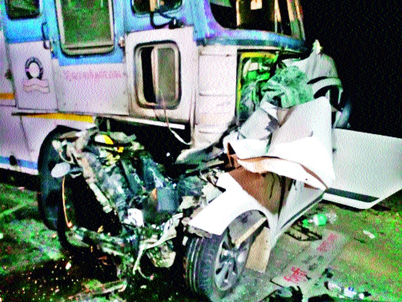  Four killed in road accident on Sinnar-Shirdi road | सिन्नर-शिर्डी रस्त्यावर अपघातात चार ठार