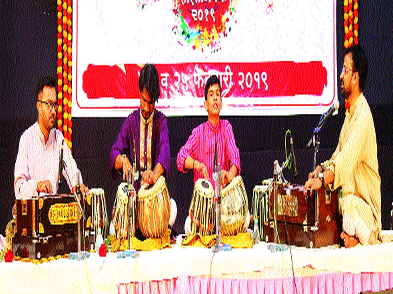 Tabala Ki Jugalbandi is accompanied by Kathak dance-drama | तबल्याची जुगलबंदीला  कथ्थक नृत्याविष्काराची साथ
