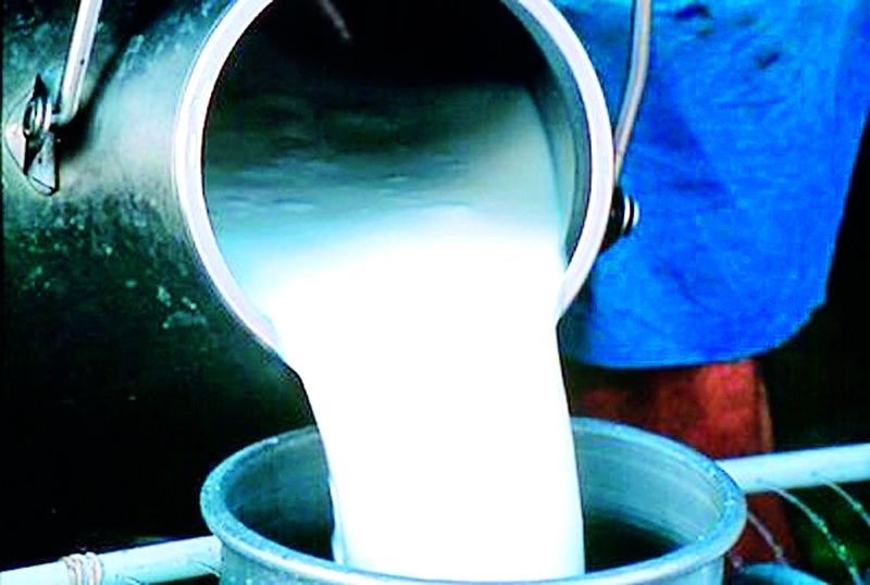 The agitation of milk producers will be irritating | दूध उत्पादकांचे आंदोलन चिघळणार