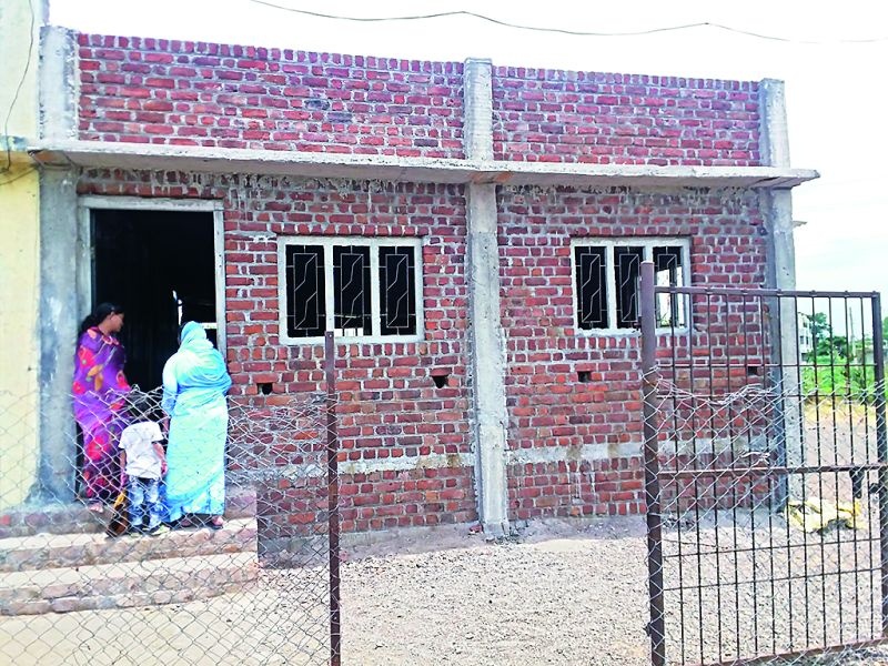  The strict encroachment of the school on the open land of Boddvad NP | बोदवड न.पं.च्या खुल्या भूखंडावर शाळेचे पक्के अतिक्रमण