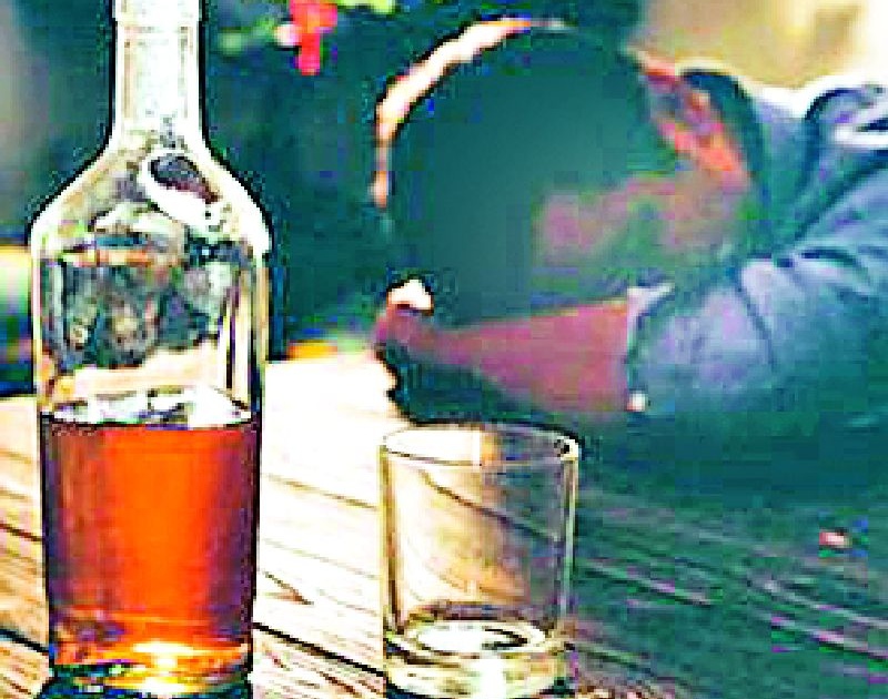The Kotgal area has become the center of counterfeit liquor | कोटगल परिसर झाला बनावट दारूविक्रीचे केंद्र