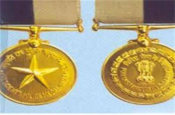 Presidential police medal for five policemen in Nashik | नाशिकच्या पाच पोलिसांना राष्ट्रपती पोलीस पदक