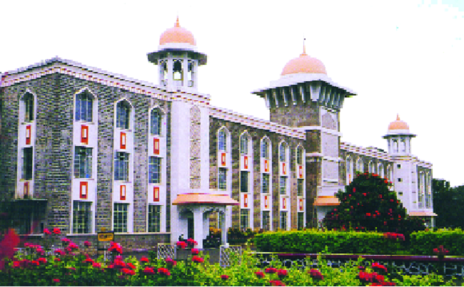 Admission to Shivaji University is restricted as it is Kovid Center | कोविड सेंटर असल्याने शिवाजी विद्यापीठातील प्रवेश प्रतिबंधित