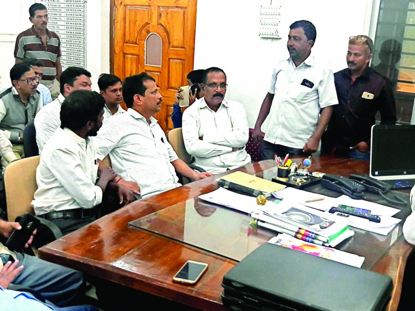 All the people elected by the people of Sindhudurg failed: Upkar | जनतेने निवडून दिलेले सिंधुदुर्गातील सर्वच लोकप्रतिनिधी अपयशी : उपरकर यांची टीका