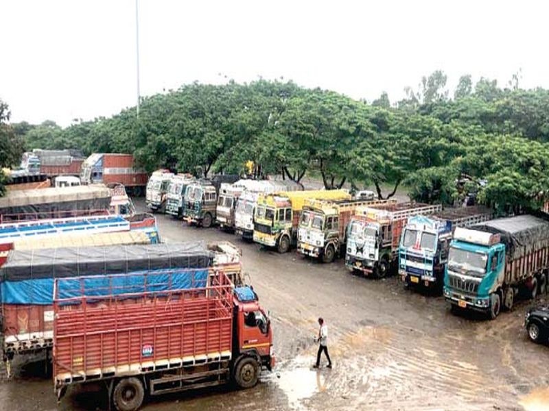 Nashik Transport Association to offer truck driver a 3-day rental; Rajendra Fudd | नाशिक ट्रान्सपोर्ट असोसिएशन ट्रकचालकांना देणार २० दिवसांचा किराणा ; राजेंद्र फड