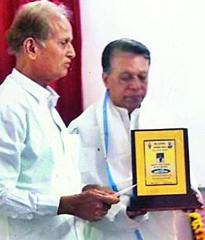 Haridas Dubey Samaj Bhushan Awarded | हरिदास दुबे समाजभूषण पुरस्काराने सन्मानित