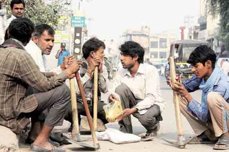 Workers in Gondia trapped in Lucknow and Punjab | Corona Virus in Gondia; लखनौ व पंजाबमध्ये अडकले गोंदियातील तिरोड्याचे मजूर