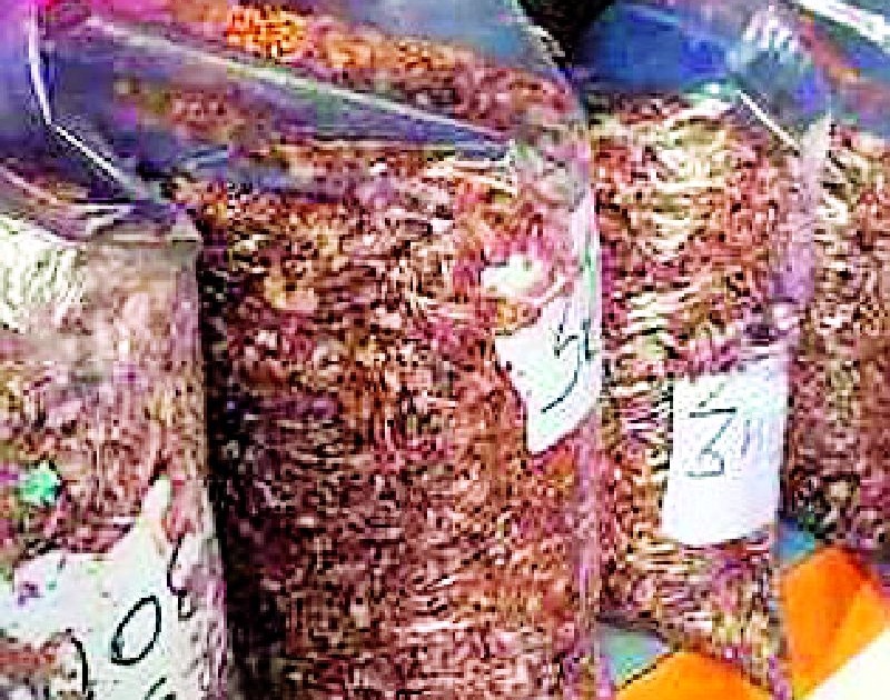 Open sale of aromatic tobacco continues in Sakoli | साकोलीत सुगंधीत तंबाखूची खुलेआम विक्री सुरूच