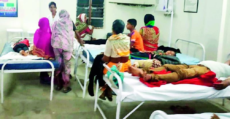 Food poisoning in Jharp | झरप येथे अन्नातून ७० जणांना विषबाधा