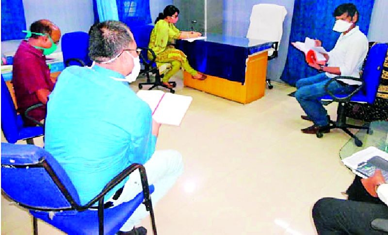 Collector's 'Surprise Visit' to Deputy District Hospital | जिल्हाधिकाऱ्यांची उप जिल्हा रूग्णालयाला ‘सरप्राईज व्हिजीट’