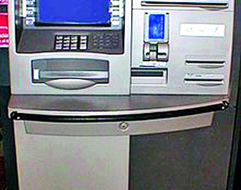 CCTV only 'watch' at ATMs | एटीएमवर केवळ सीसीटीव्हीचा ‘वॉच’