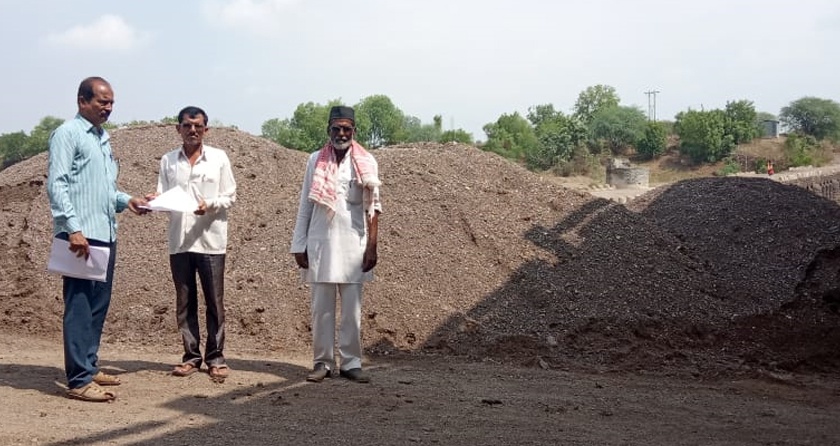 12 lakh 26 thousand rupees worth of sand seized | १२ लाख २६ हजार रुपयांचे वाळूसाठे जप्त