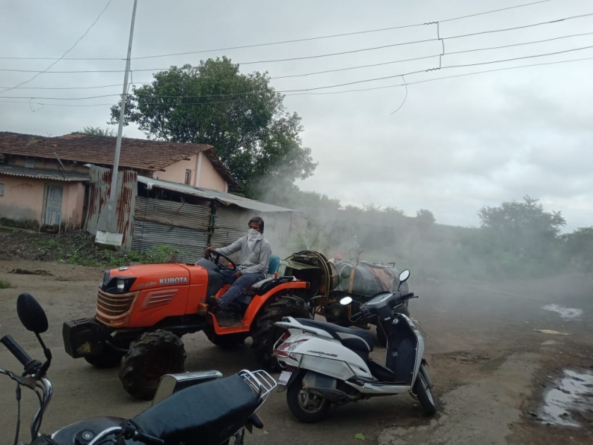 Disinfectant spraying with health check up at Nandurvaidya | नांदूरवैद्य येथे आरोग्य तपासणीसह जंतूनाशक फवारणी