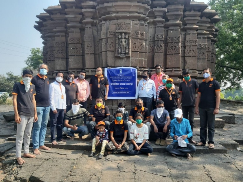 Cleaning campaign at Mudhoimata Temple on the occasion of World Heritage Week | जागतिक वारसा सप्ताहानिमित्त मुधोईमाता मंदिरावर स्वच्छता मोहीम 