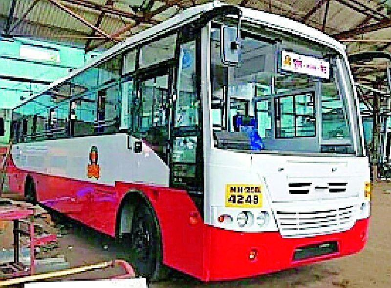 Shivshahi 'ST' bus reputation poses a threat due to poor crowds | दुरावस्थेच्या गर्दीने शिवशाही ‘एसटी’ बसच्या प्रतिष्ठेला निर्माण झाला धोका