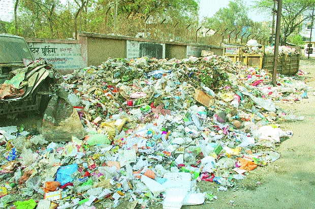 Aurangabad city in May 4000 Ton garbage | औरंगाबाद शहरात ४000 मे. टन कचरा