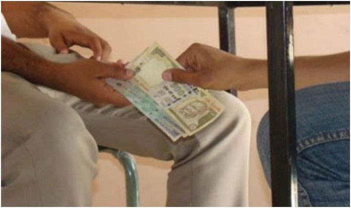 One crore bribe boiled in 200 days | राज्यात २०० दिवसांमध्ये उकळली एक कोटींची लाच