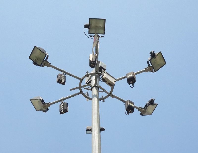 Due to highmast lights bill of Gram panchayat is high | ‘हायमास्ट’मुळे पालिकांसह ग्रामपंचायतींचे देयक ‘हायफाय’