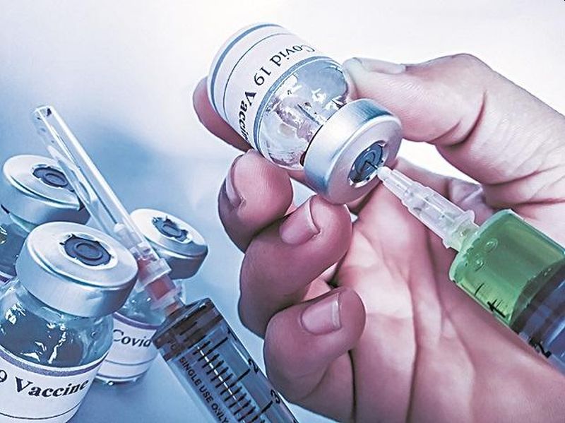 Dhule district ranks first in the state in corona vaccination | कोरोना लसीकरणात राज्यात धुळे जिल्हा प्रथम क्रमांकावर