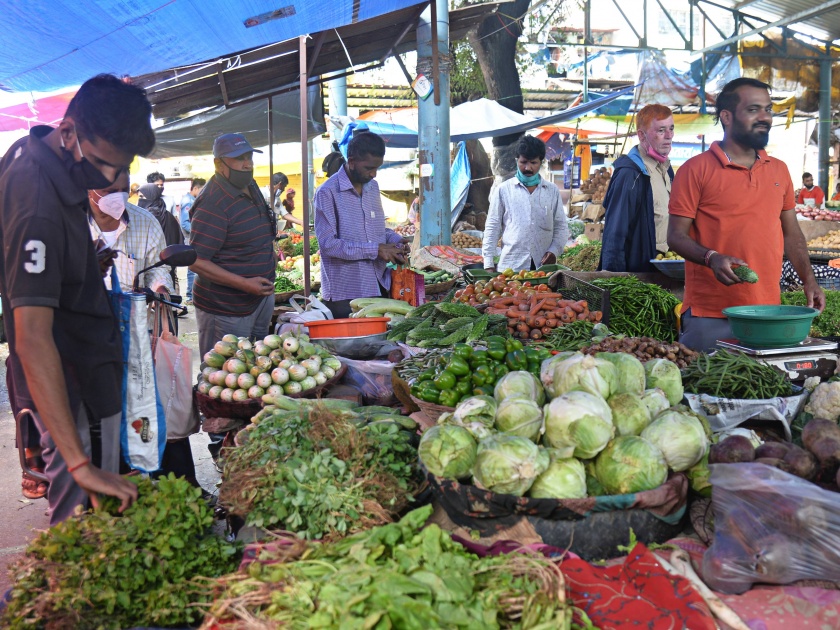Rising vegetable prices in range: Consequences of resumption of transport | कडाडलेले भाजीपाल्याचे दर आवाक्यात: वाहतूक सुरू झाल्याचा परिणाम