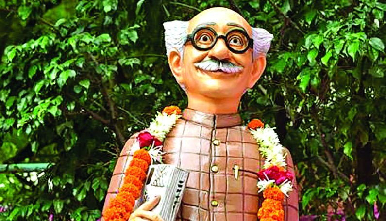  The first 'Common Man' statue in Vidarbha installed in Buldhana | 'कॉमन मॅन'चा विदर्भातील पहिला पुतळा बुलडाण्यात