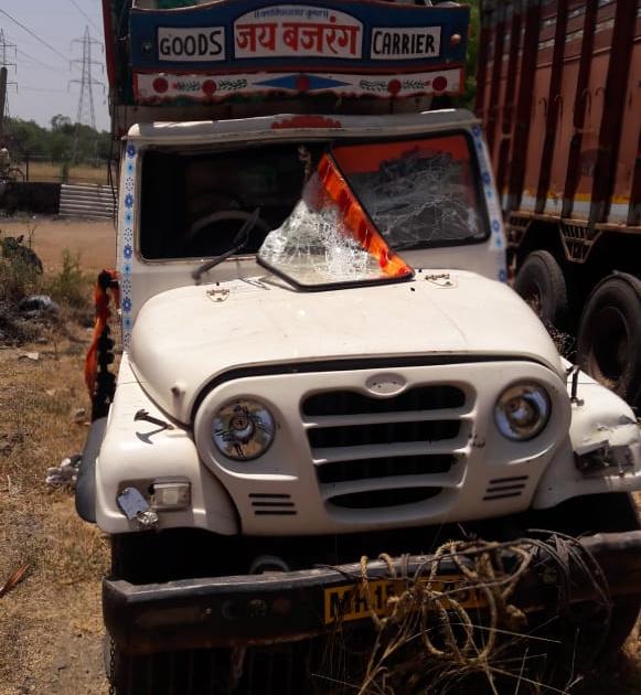 Vehicles with animals confiscated | जनावरांसह वाहन जप्त