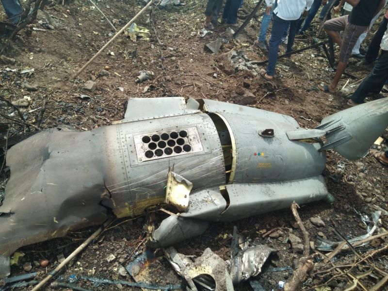 Sukhoi aircraft collapsed in Nashik | नाशकात सुखोई Su-30MKI विमान कोसळले, प्रसंगावधान दाखवल्यानं दोन वैमानिक बचावले