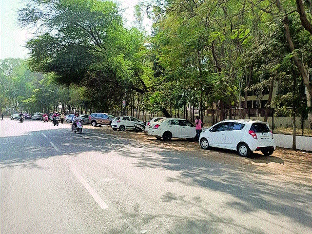 Traffic congestion junction to Indiranagar! | इंदिरानगरला वाहतूक कोंडीचे जंक्शन !