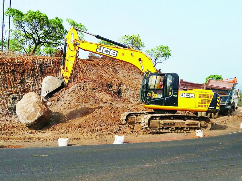 Ratnagiri: The works of four-lane highways in the Goa highway still started | रत्नागिरी  : मुंबई - गोवा महामार्ग चौपदरीकरणातील कामे अद्याप सुरु