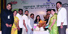 Yashwant Panchayat Raj Award for Zilla Parishad | जिल्हा परिषदेस यशवंत पंचायत राज पुरस्कार