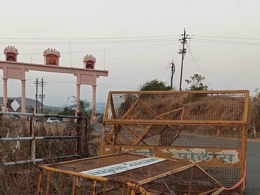 Uncleanliness in Trimbakeshwar temple area | त्र्यंबकेश्वर मंदिर परिसरात अस्वच्छता