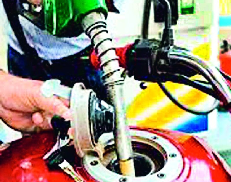 Fire audit of petrol pumps in rural areas | ग्रामीण भागात पेट्रोल पंपांचे फायर आॅडिट रखडले