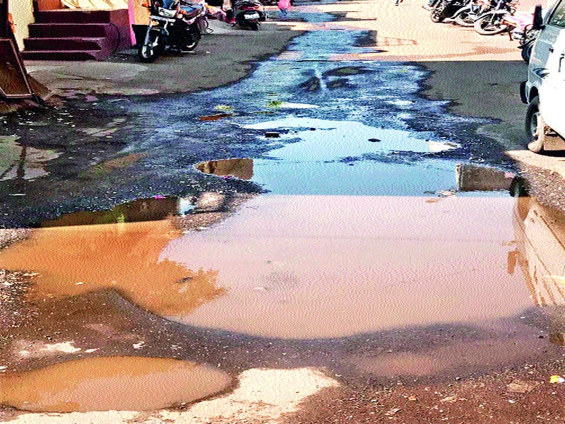  Thousands of liters of waste wastes in the Sido area | सिडको भागात हजारो लिटर पाण्याचा अपव्यय