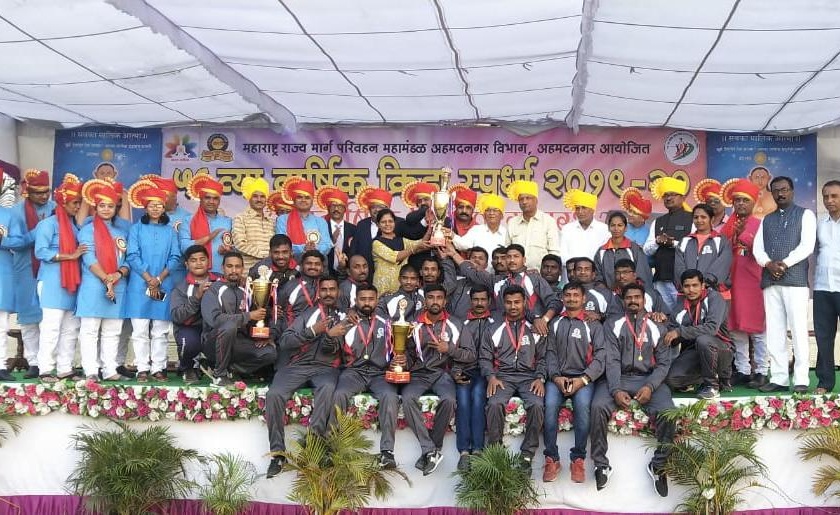 Kolhapur division wins championship in Sports Competition | परिवहन महामंडळातर्फे क्रिडा स्पर्धेत कोल्हापूर विभागाला विजेतेपद