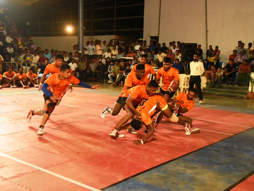 Four teams, including Shivaji University, Aurangabad University, are in the next round; Chain Round Tournament From Today |  मुंबई, शिवाजी विद्यापीठाची बाजी -पश्चिम विभागीय कबड्डी स्पर्धा; आज समारोप